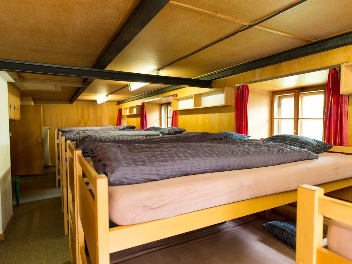 Gasthaus Pension Zum Turm Hospental Esterno foto