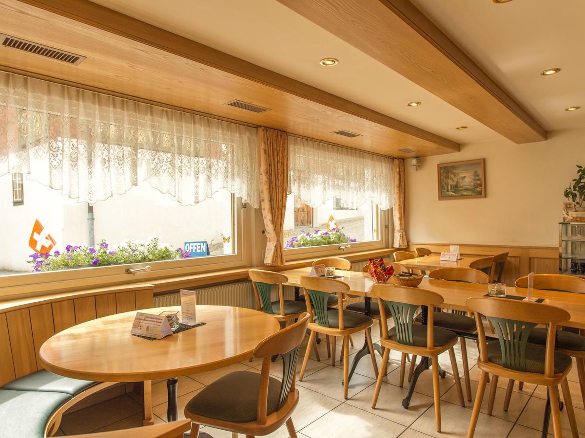 Gasthaus Pension Zum Turm Hospental Esterno foto